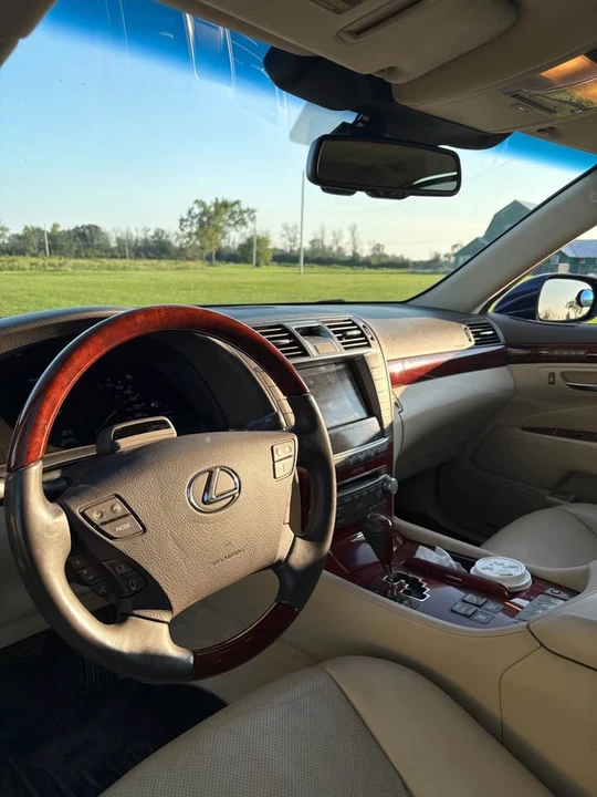 2010 Lexus LS 4th Gen - Image 5 of 15