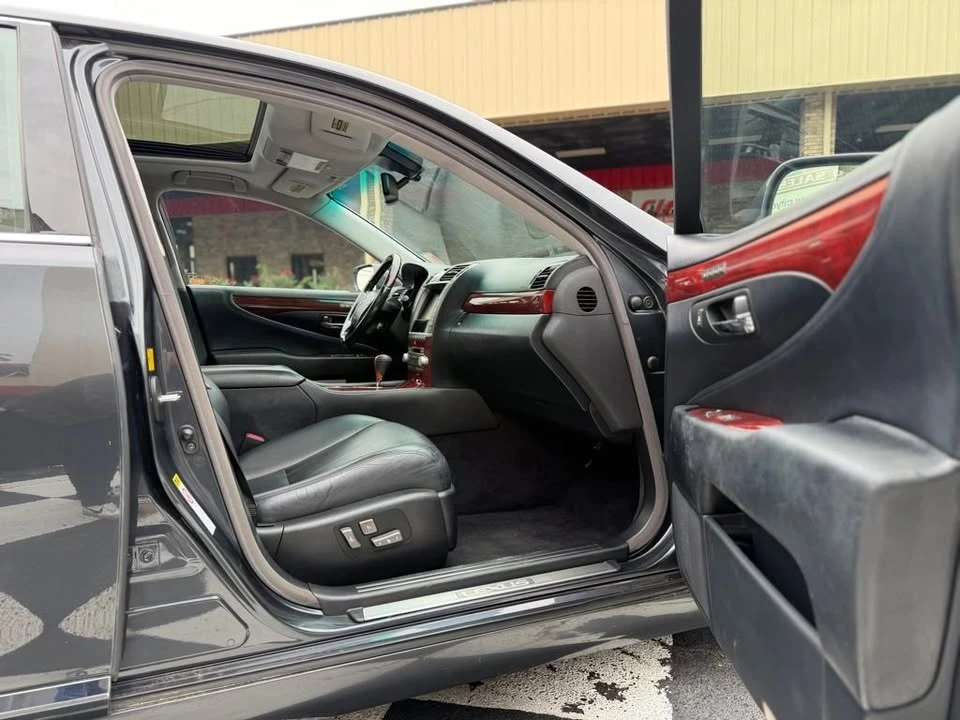 2010 Lexus LS 4th Gen - Image 12 of 20