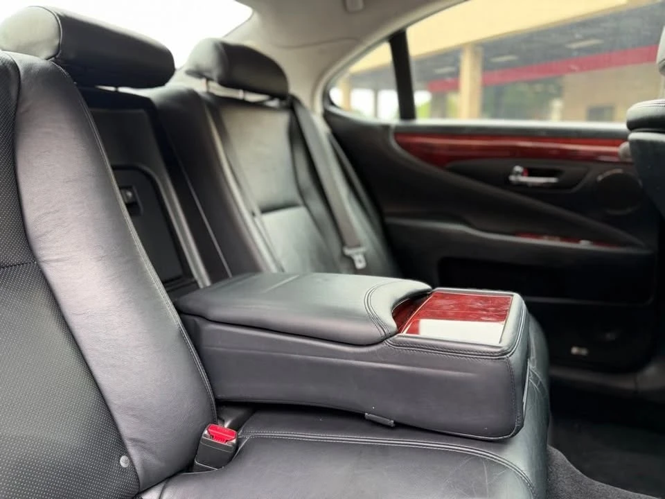 2010 Lexus LS 4th Gen - Image 18 of 20