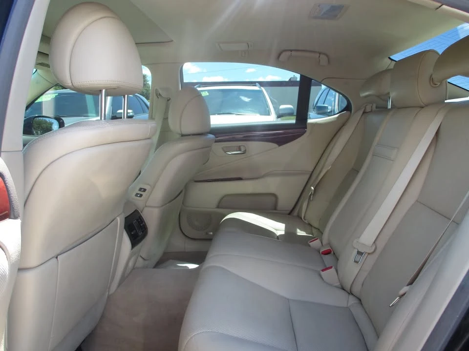 2010 Lexus LS 4th Gen - Image 6 of 10