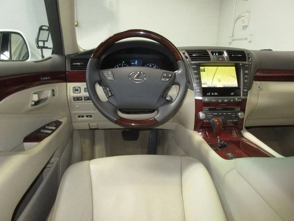 2010 Lexus LS 4th Gen - Image 16 of 20