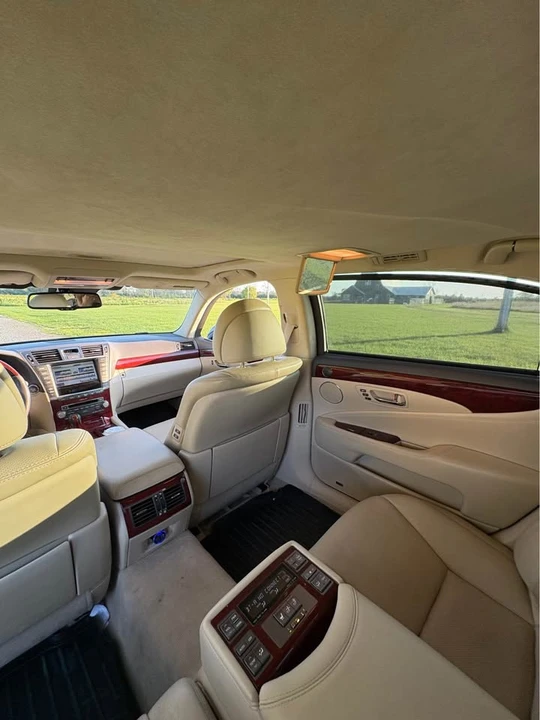2010 Lexus LS 4th Gen - Image 11 of 15