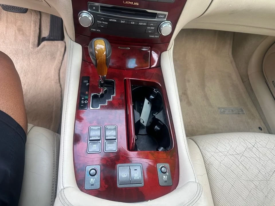 2010 Lexus LS 4th Gen - Image 14 of 20
