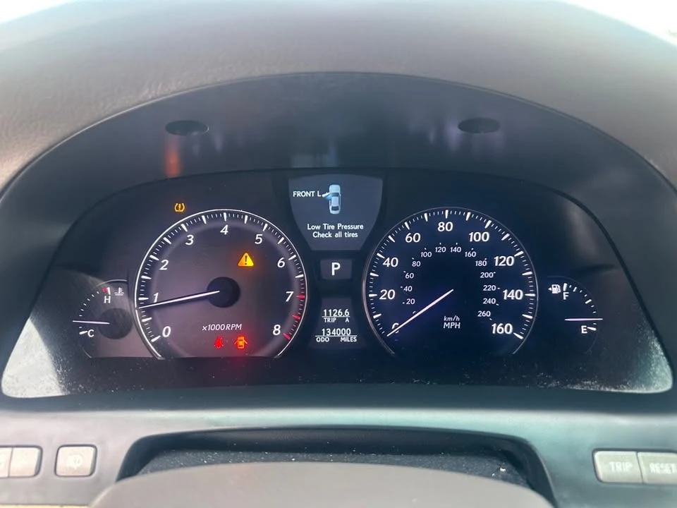 2010 Lexus LS 4th Gen - Image 18 of 20