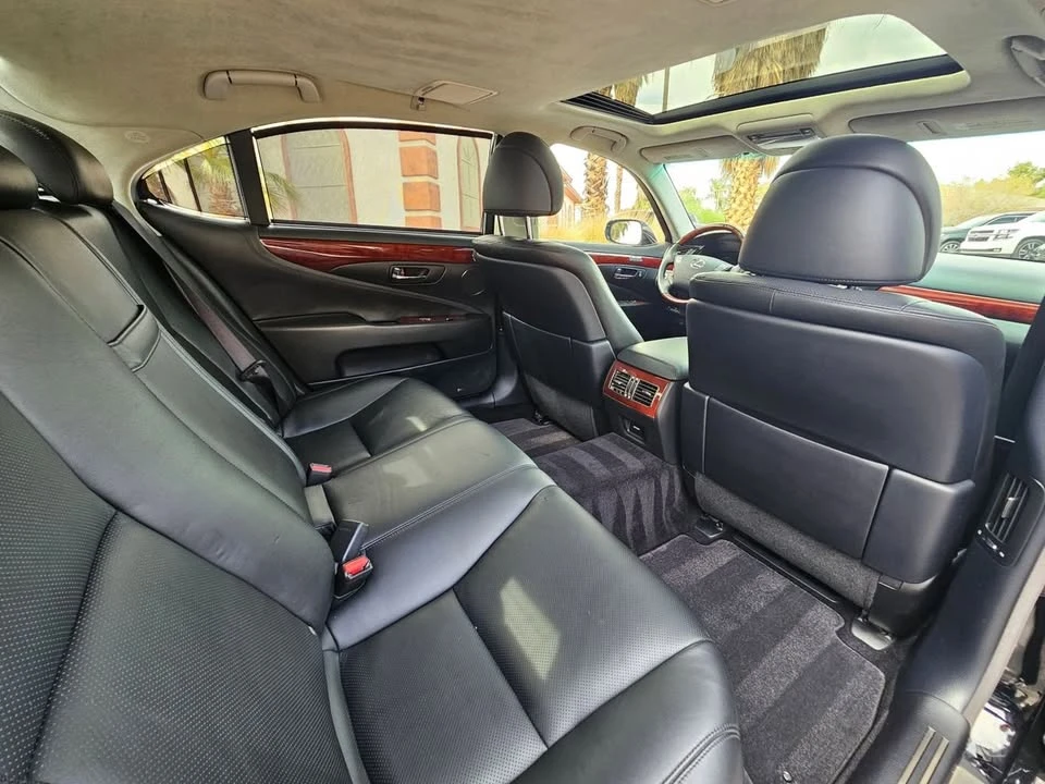 2010 Lexus LS 4th Gen - Image 16 of 17
