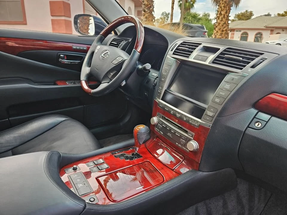 2010 Lexus LS 4th Gen - Image 17 of 17