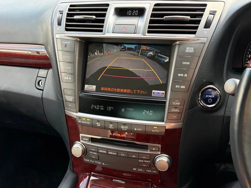 2010 Lexus LS 4th Gen - Image 11 of 18
