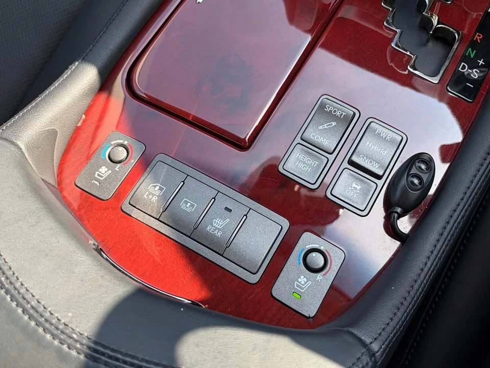 2010 Lexus LS 4th Gen - Image 12 of 18