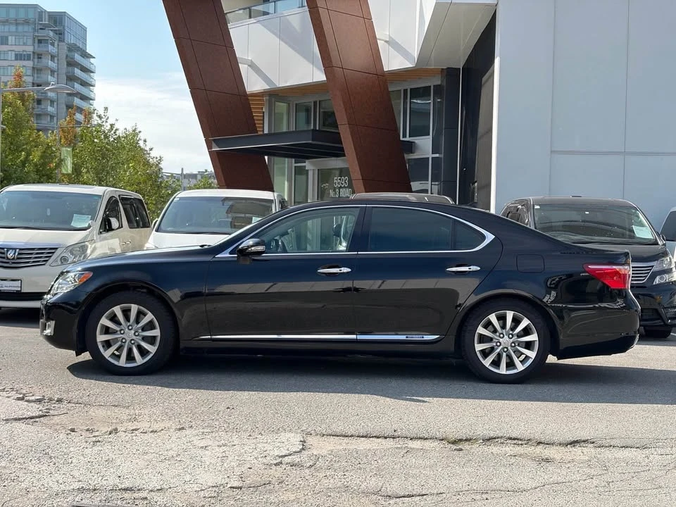 2010 Lexus LS 4th Gen - Image 4 of 18