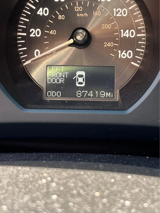 2010 Lexus LS 4th Gen - Image 7 of 9