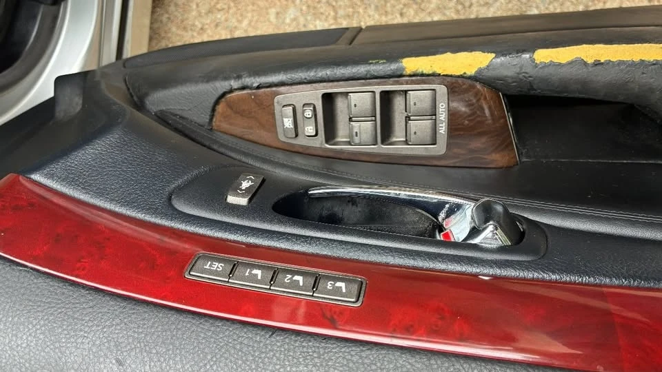 2010 Lexus LS 4th Gen - Image 14 of 20