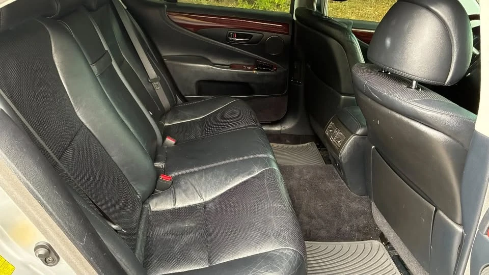 2010 Lexus LS 4th Gen - Image 11 of 20