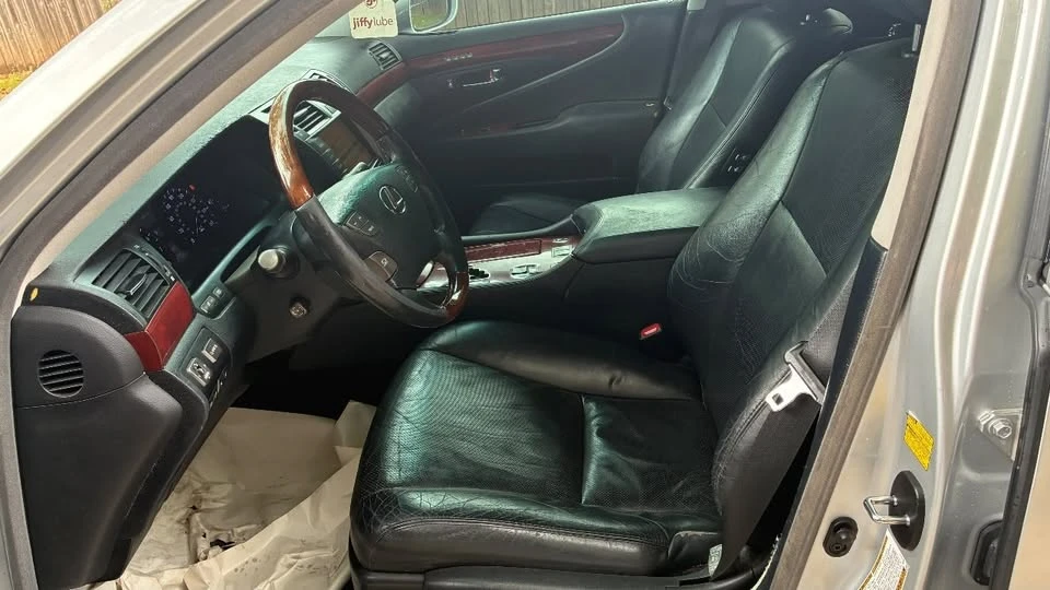2010 Lexus LS 4th Gen - Image 8 of 20
