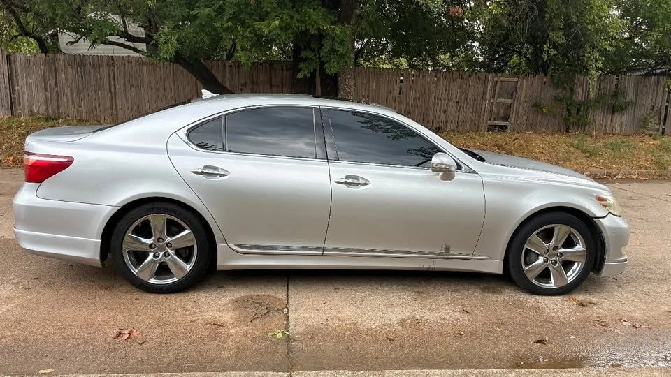 2010 Lexus LS 4th Gen - Image 7 of 20