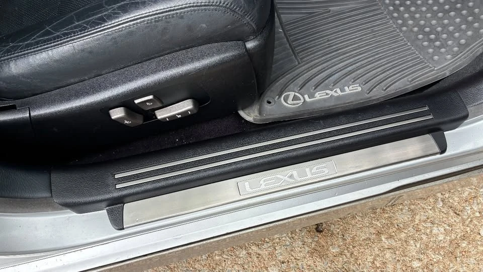 2010 Lexus LS 4th Gen - Image 15 of 20