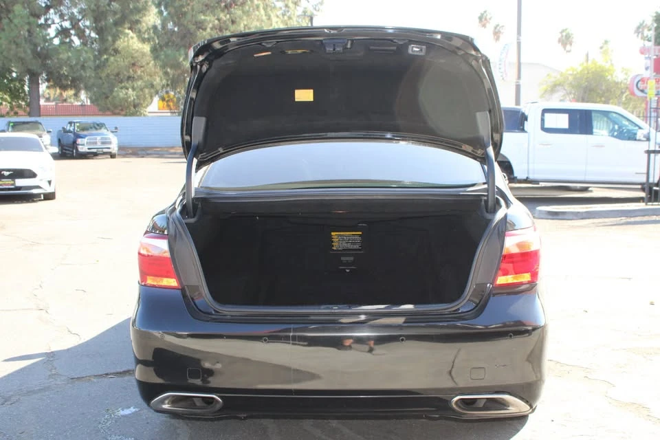 2010 Lexus LS 4th Gen - Image 15 of 20