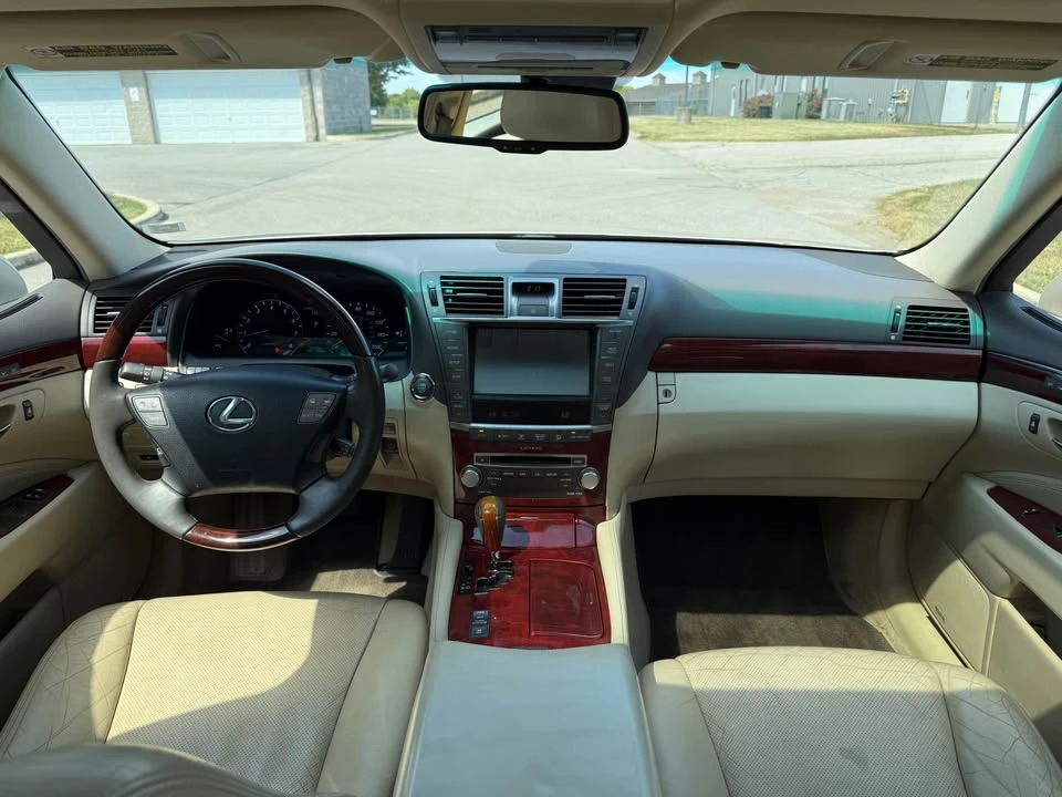 2010 Lexus LS 4th Gen - Image 14 of 18