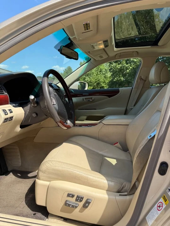 2010 Lexus LS 4th Gen - Image 9 of 18