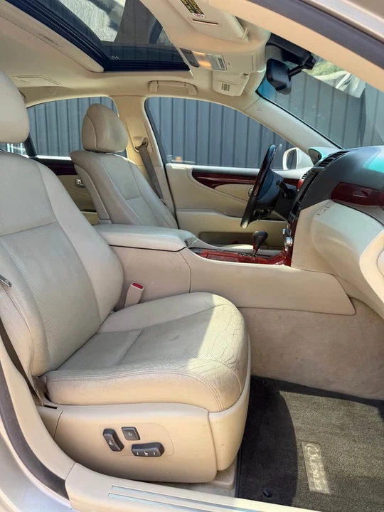 2010 Lexus LS 4th Gen - Image 11 of 18