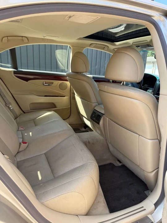 2010 Lexus LS 4th Gen - Image 13 of 18