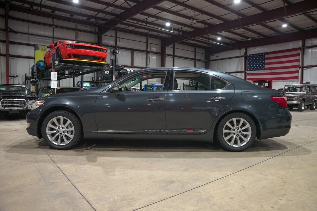 2010 Lexus LS 4th Gen - Image 4 of 12