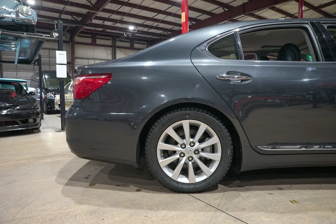 2010 Lexus LS 4th Gen - Image 9 of 12
