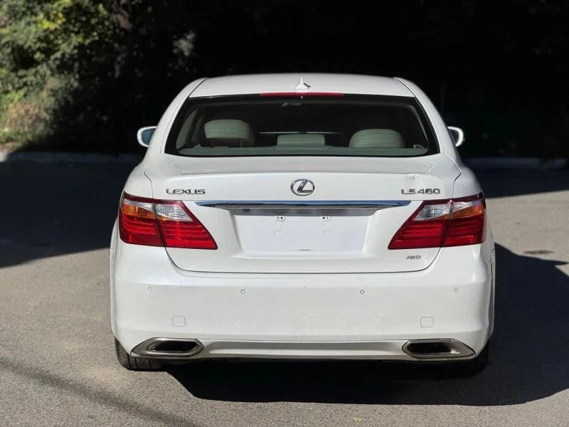 2010 Lexus LS 4th Gen - Image 7 of 12