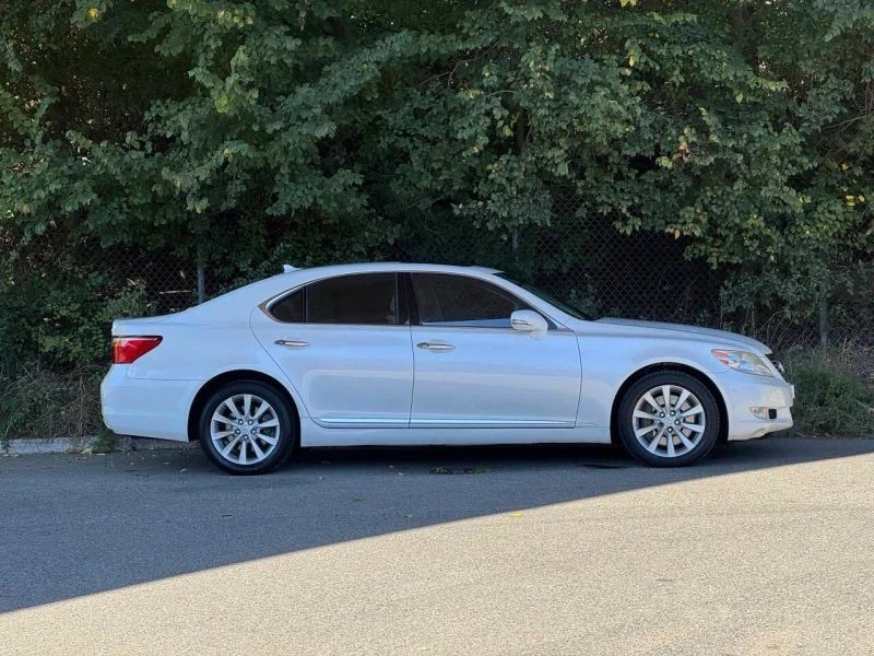 2010 Lexus LS 4th Gen - Image 4 of 12