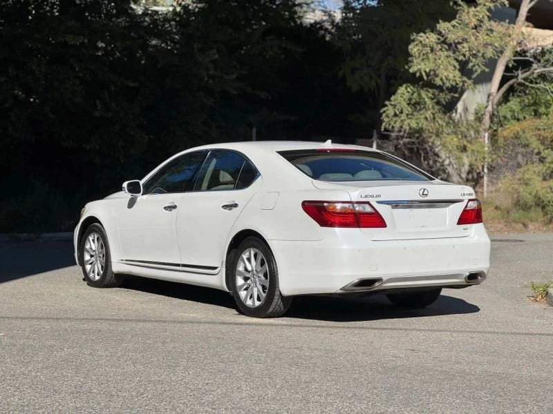2010 Lexus LS 4th Gen - Image 6 of 12
