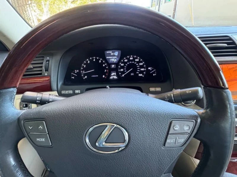2010 Lexus LS 4th Gen - Image 10 of 12