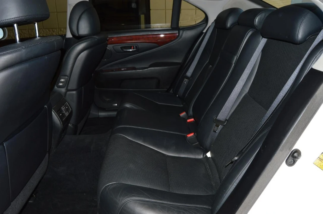 2010 Lexus LS 4th Gen - Image 6 of 28