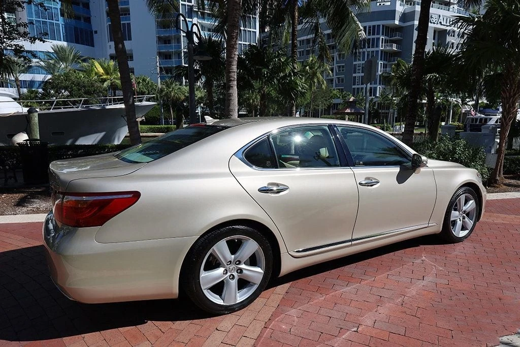 2010 Lexus LS 4th Gen - Image 19 of 21