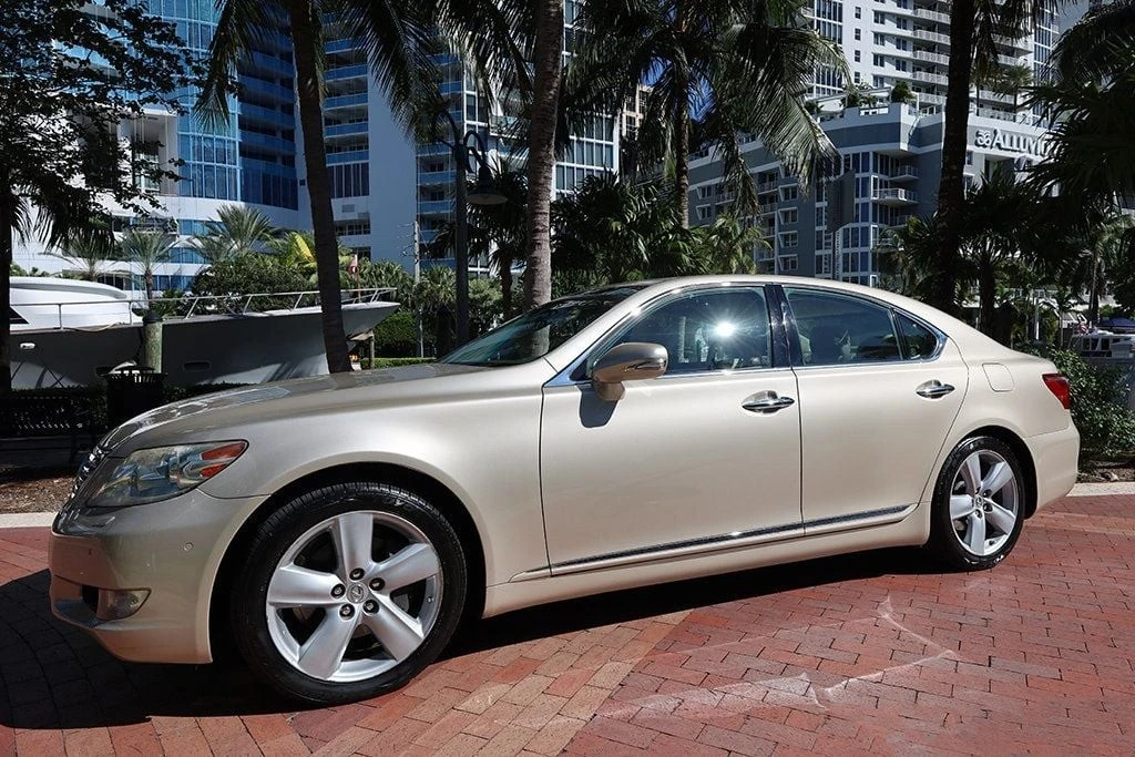 2010 Lexus LS 4th Gen - Image 16 of 21