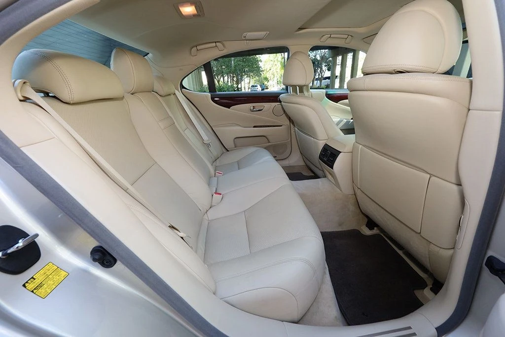 2010 Lexus LS 4th Gen - Image 7 of 21