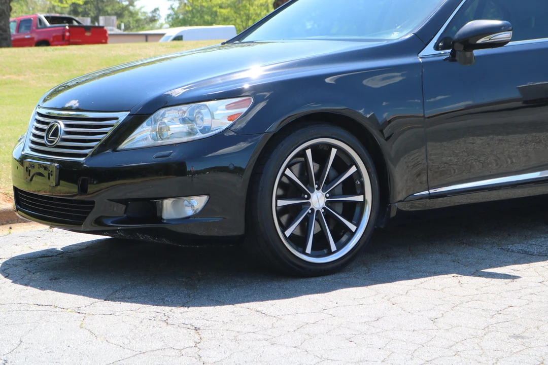 2010 Lexus LS 4th Gen - Image 18 of 31