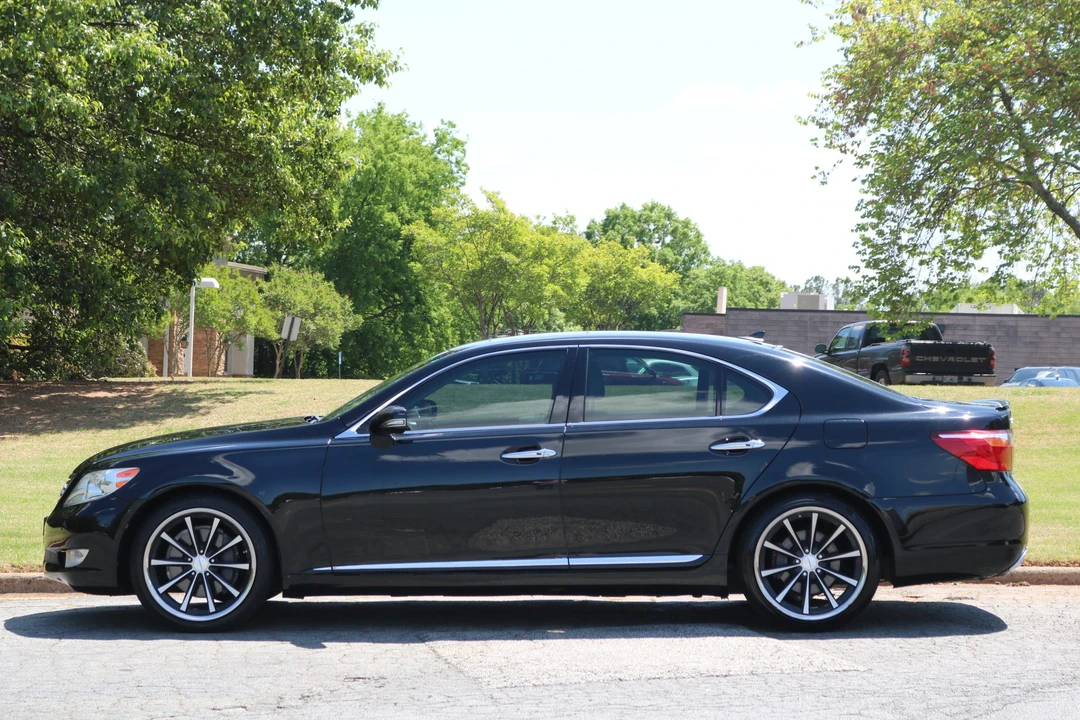 2010 Lexus LS 4th Gen - Image 4 of 31
