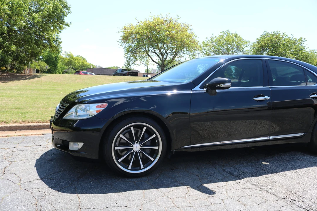 2010 Lexus LS 4th Gen - Image 21 of 31