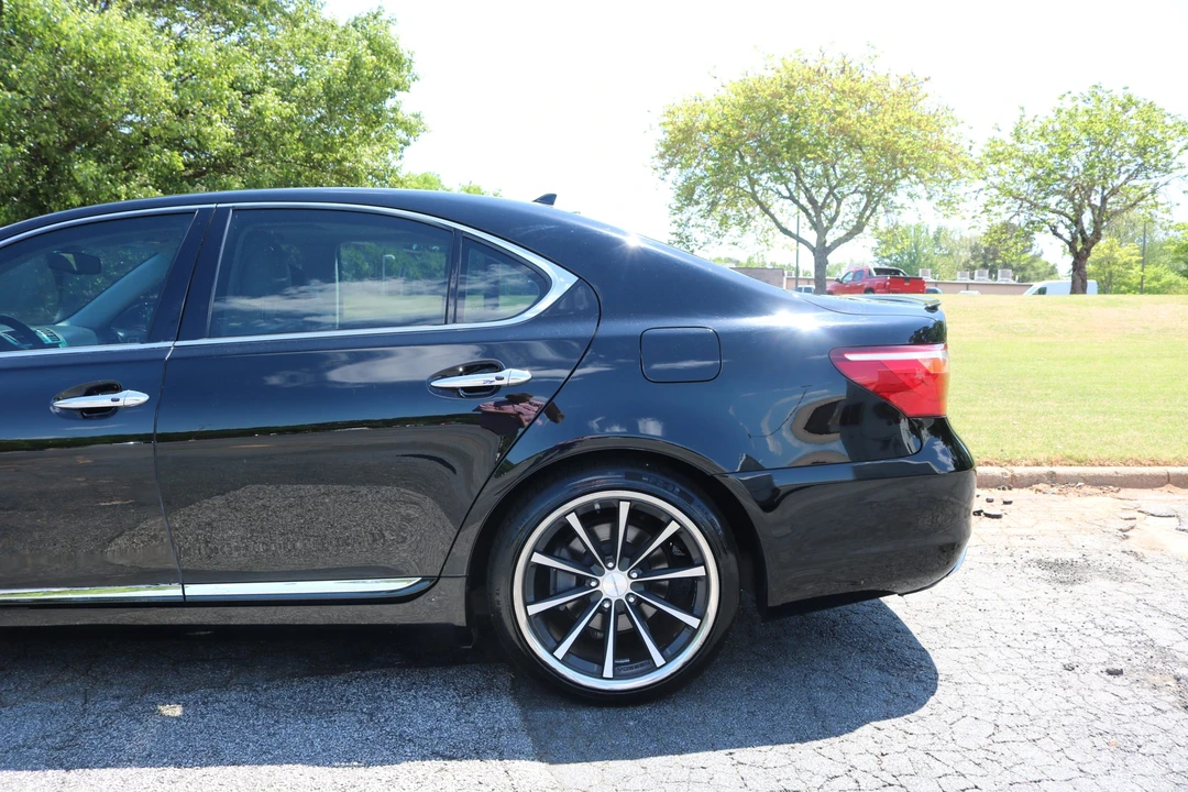2010 Lexus LS 4th Gen - Image 24 of 31