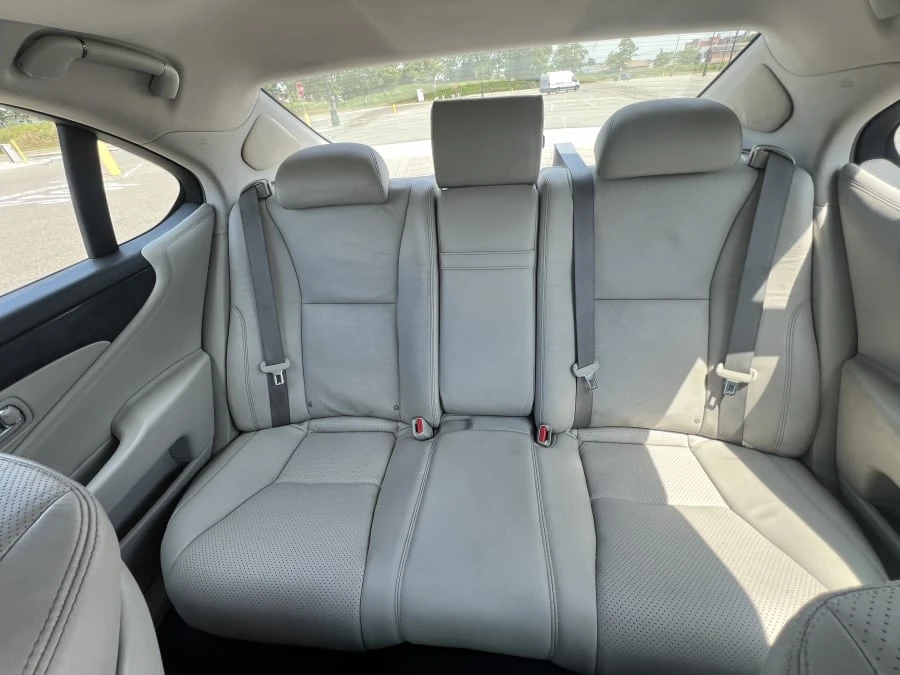 2010 Lexus LS 4th Gen - Image 9 of 10