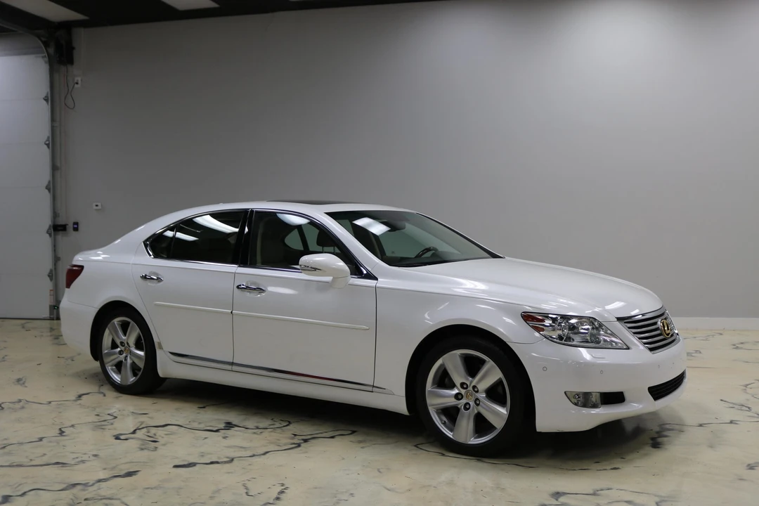 2010 Lexus LS 4th Gen - Image 14 of 31