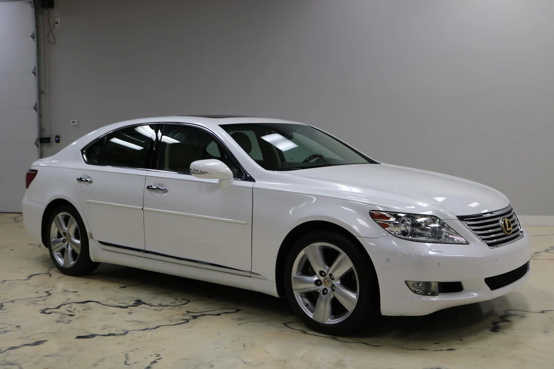 2010 Lexus LS 4th Gen - Image 15 of 31