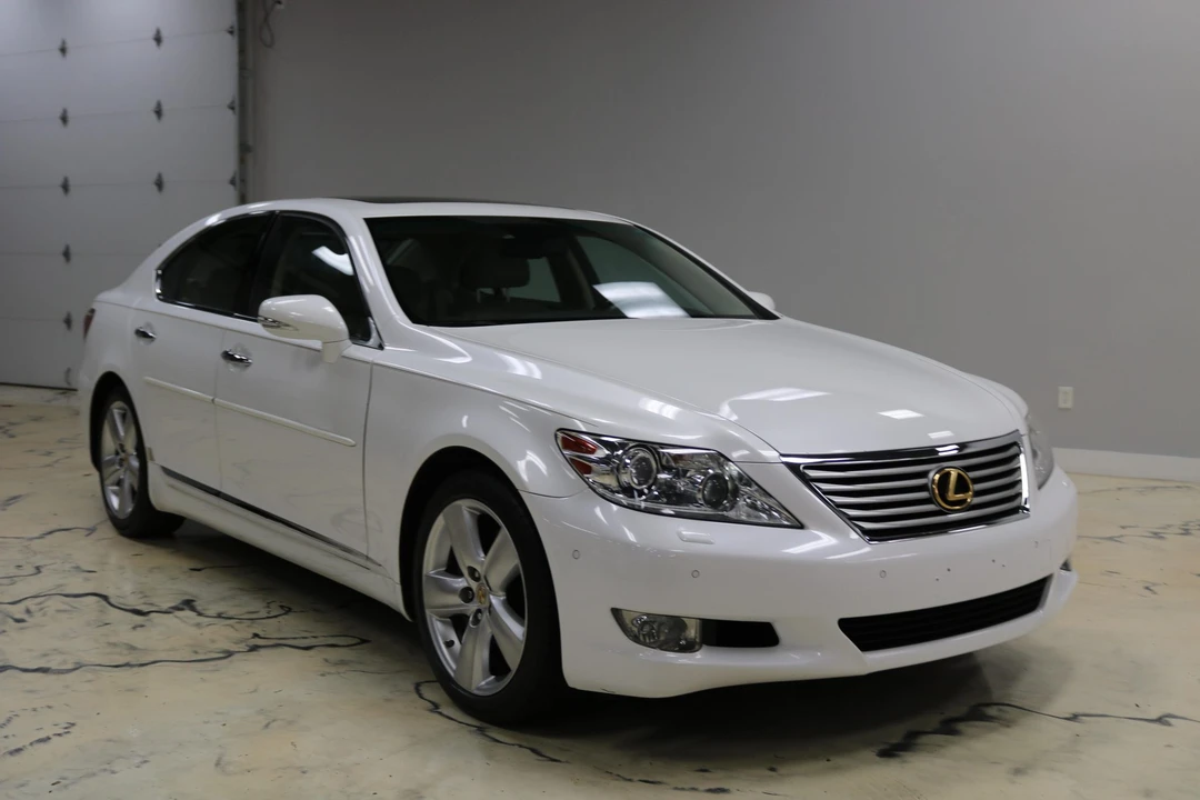 2010 Lexus LS 4th Gen - Image 16 of 31