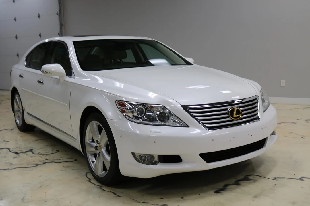 2010 Lexus LS 4th Gen - Image 17 of 31