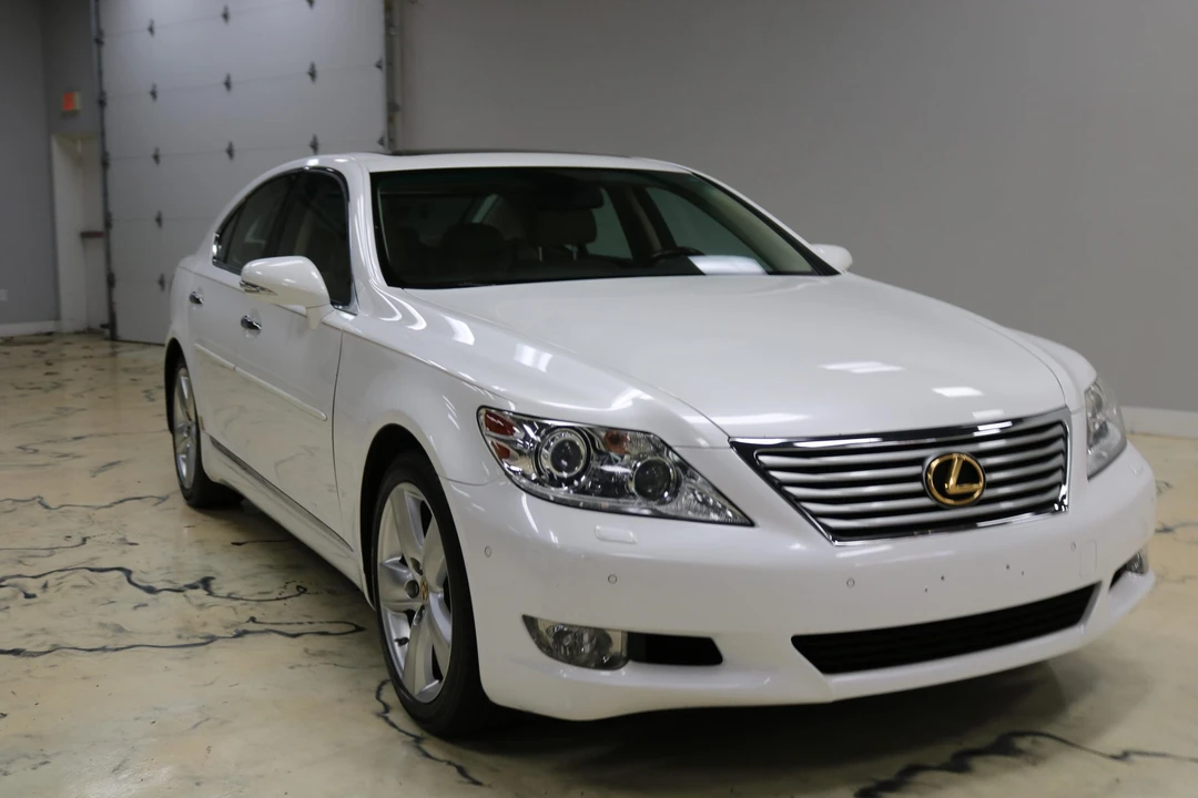 2010 Lexus LS 4th Gen - Image 18 of 31