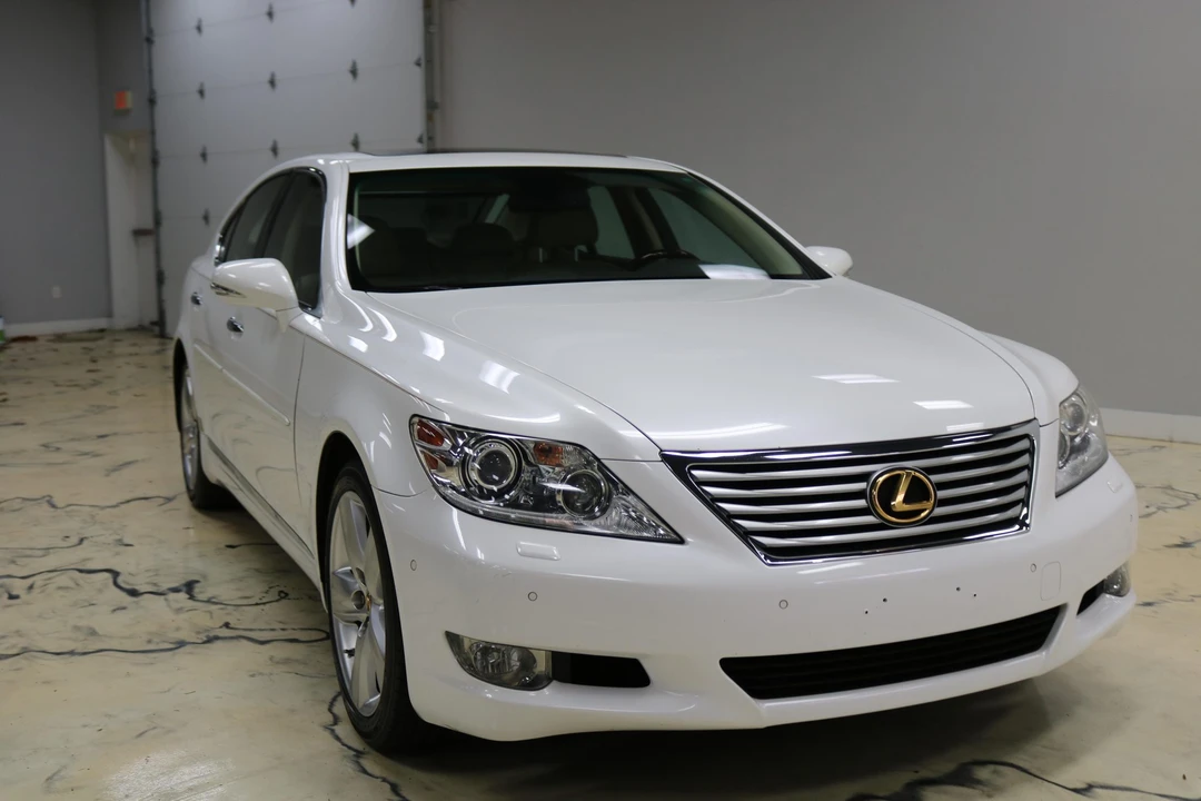 2010 Lexus LS 4th Gen - Image 19 of 31