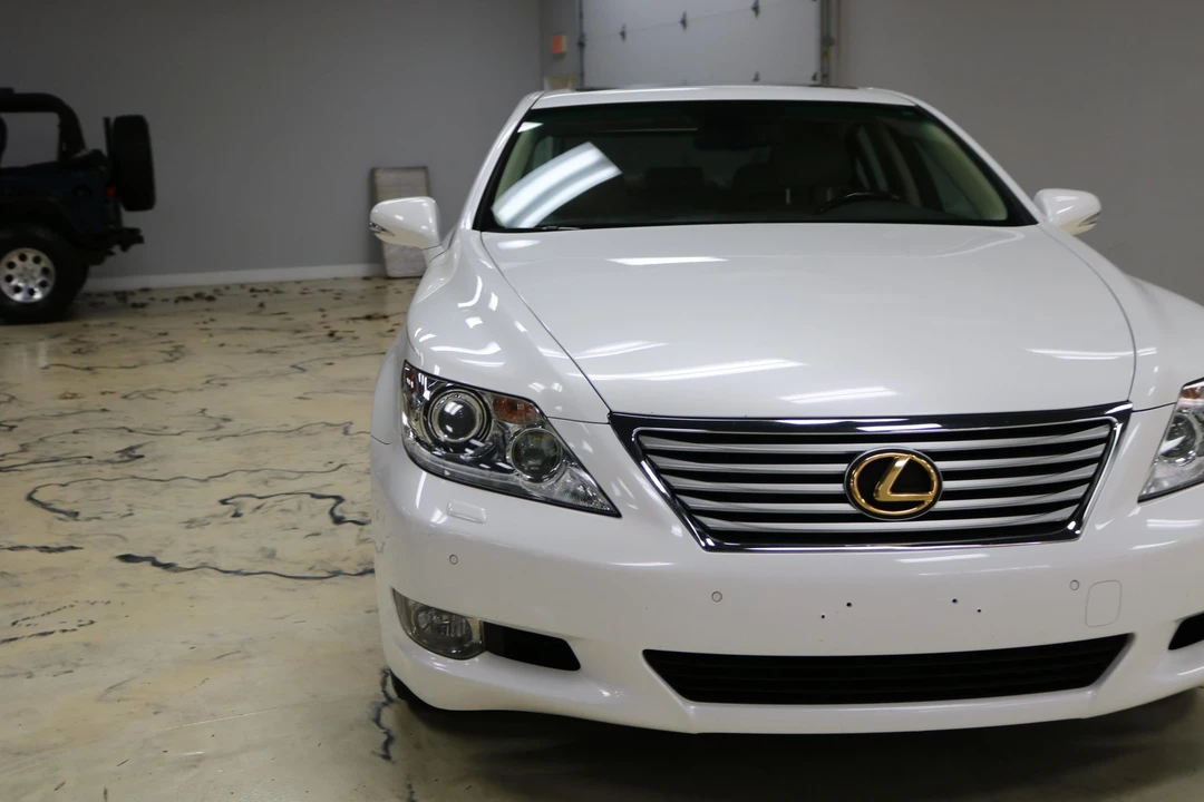 2010 Lexus LS 4th Gen - Image 25 of 31
