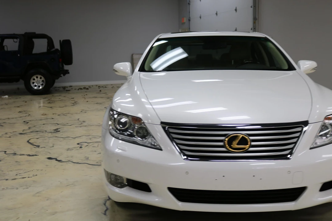 2010 Lexus LS 4th Gen - Image 26 of 31
