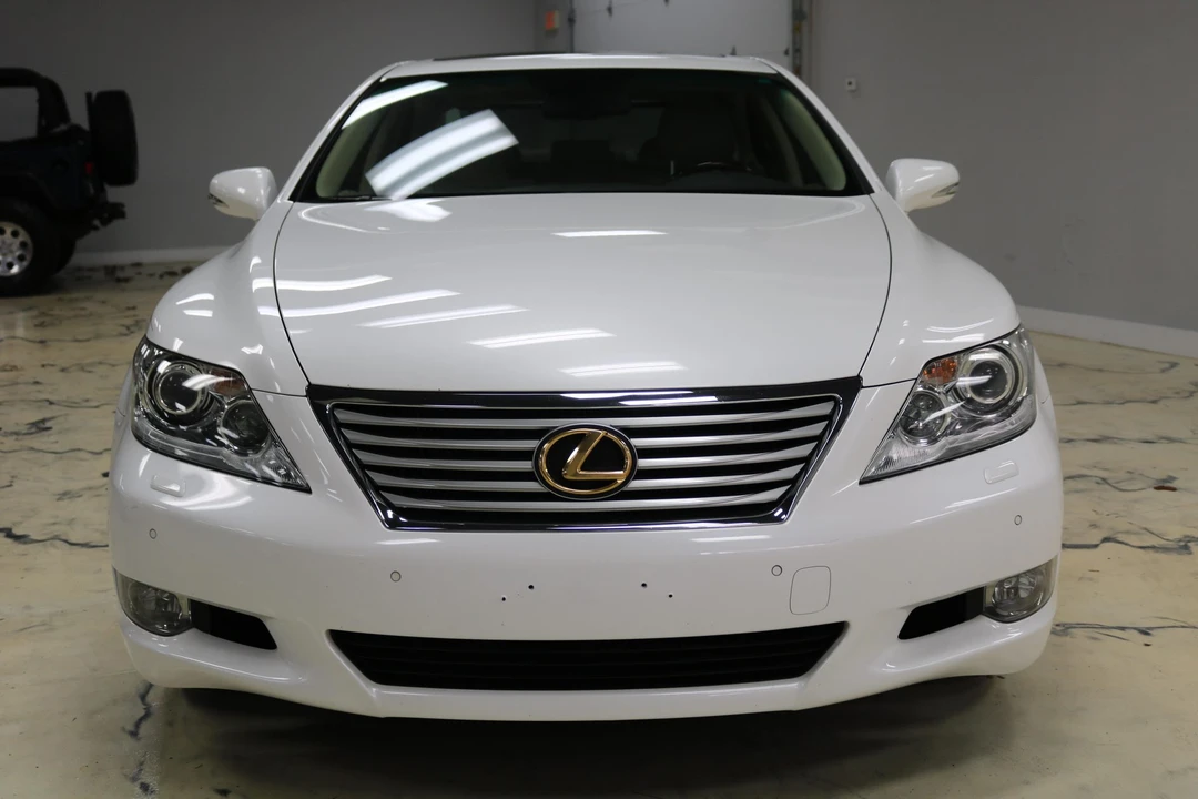 2010 Lexus LS 4th Gen - Image 2 of 31