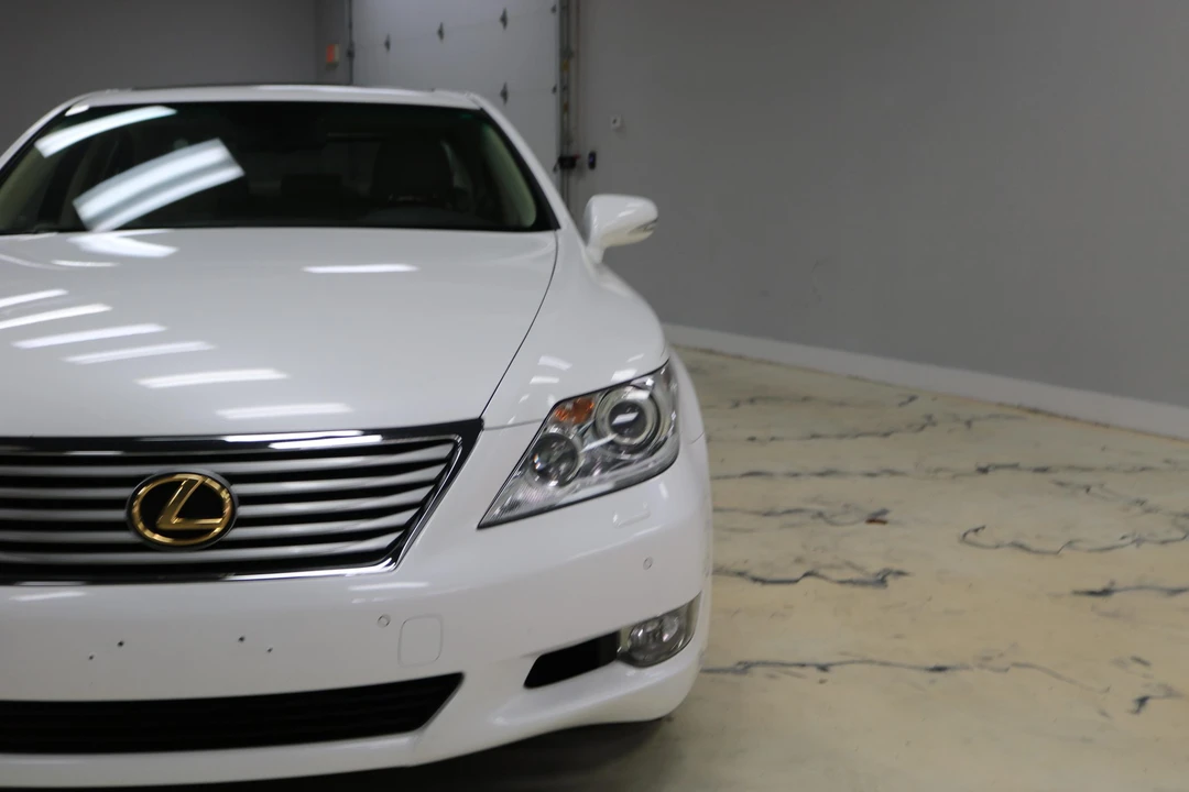 2010 Lexus LS 4th Gen - Image 27 of 31