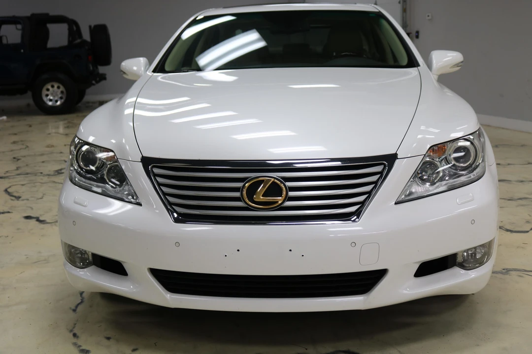 2010 Lexus LS 4th Gen - Image 28 of 31